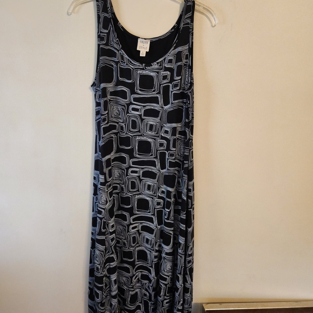 Truth + Style Jersey Black and White Geometric Maxi Dress